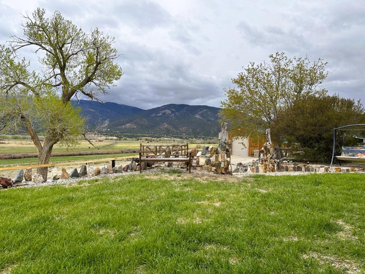 Private Retreat On Working Horse And Cattle Ranch Villa Salida Bagian luar foto