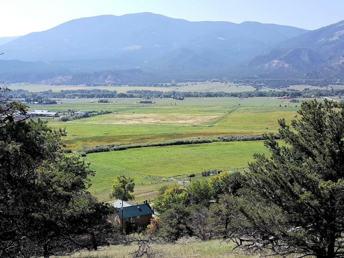 Private Retreat On Working Horse And Cattle Ranch Villa Salida Bagian luar foto